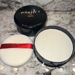 Maxim’s Perfumed Powder